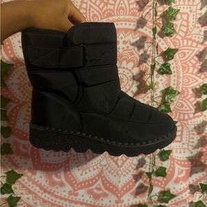 Women's Black Winter Boots